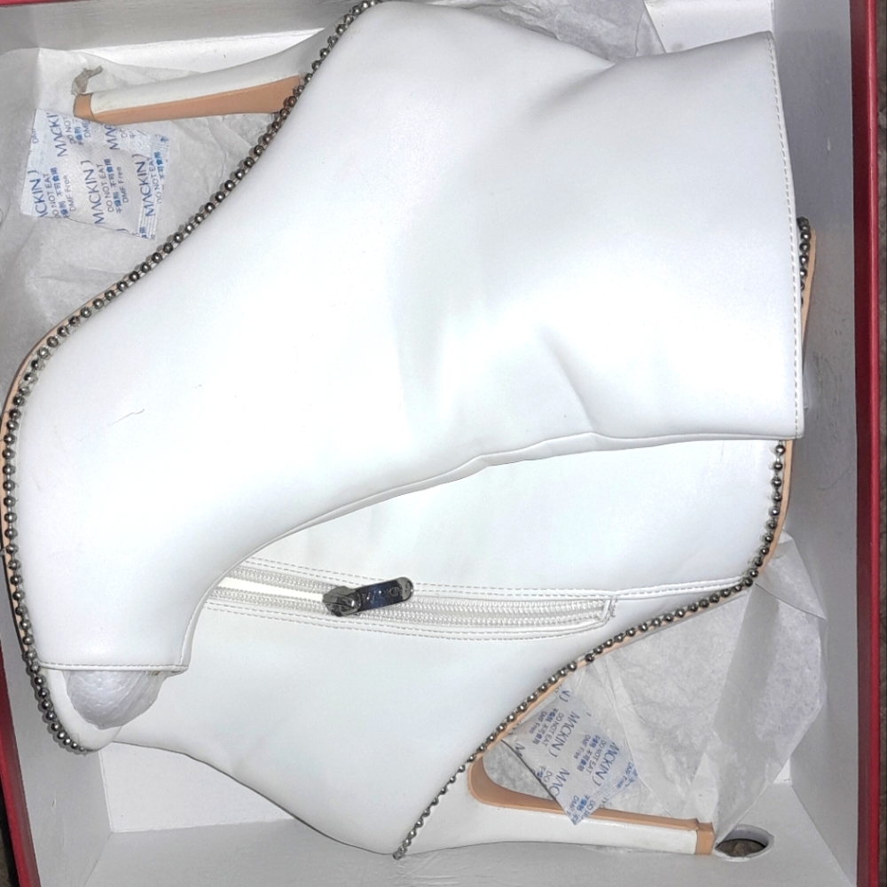 MACKINJ White Booties